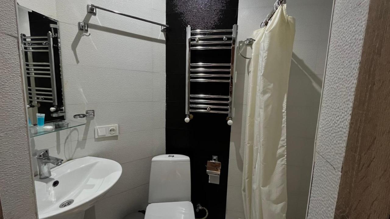 Hotel Tourist Тбілісі Екстер'єр фото