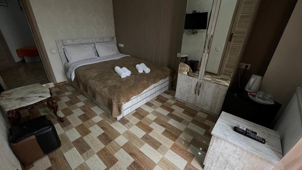 Hotel Tourist Тбілісі Екстер'єр фото