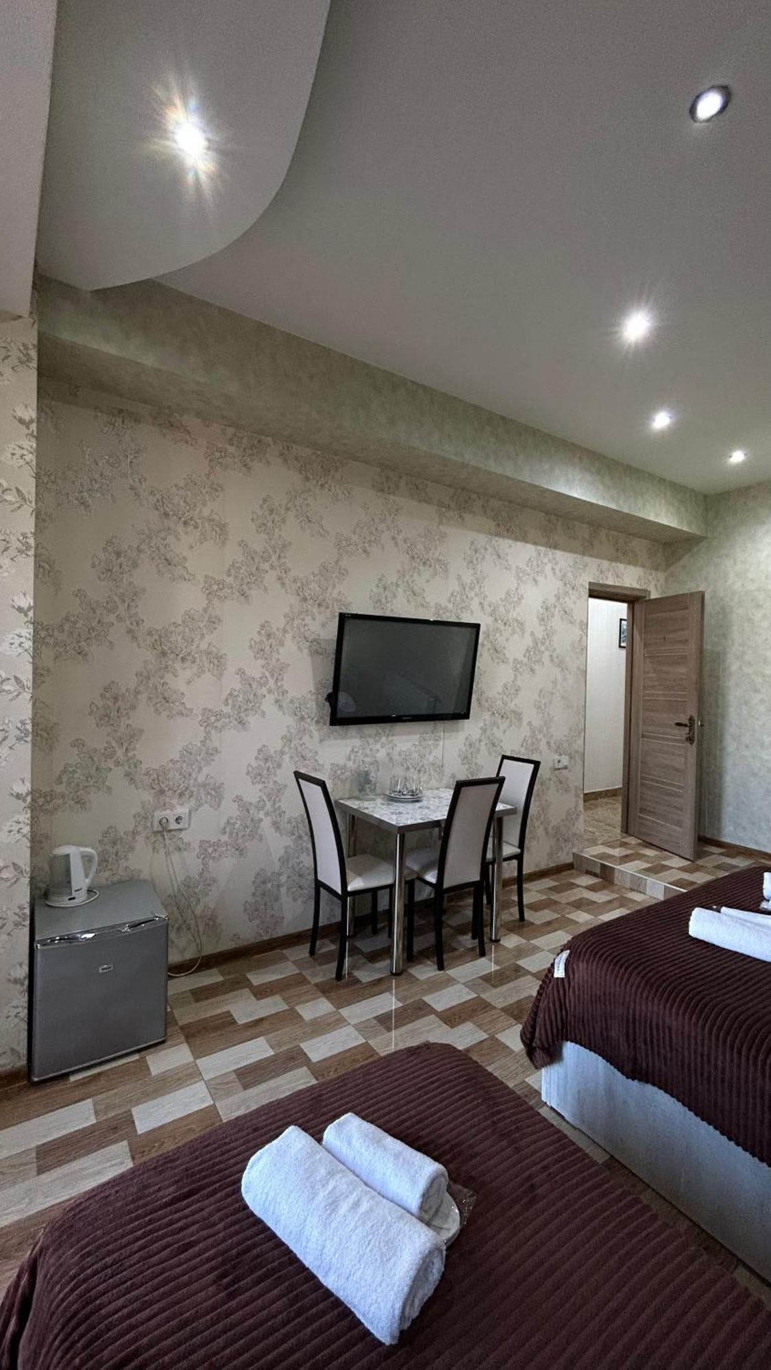 Hotel Tourist Тбілісі Екстер'єр фото