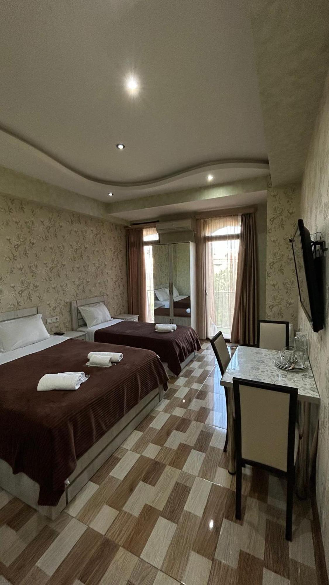 Hotel Tourist Тбілісі Екстер'єр фото