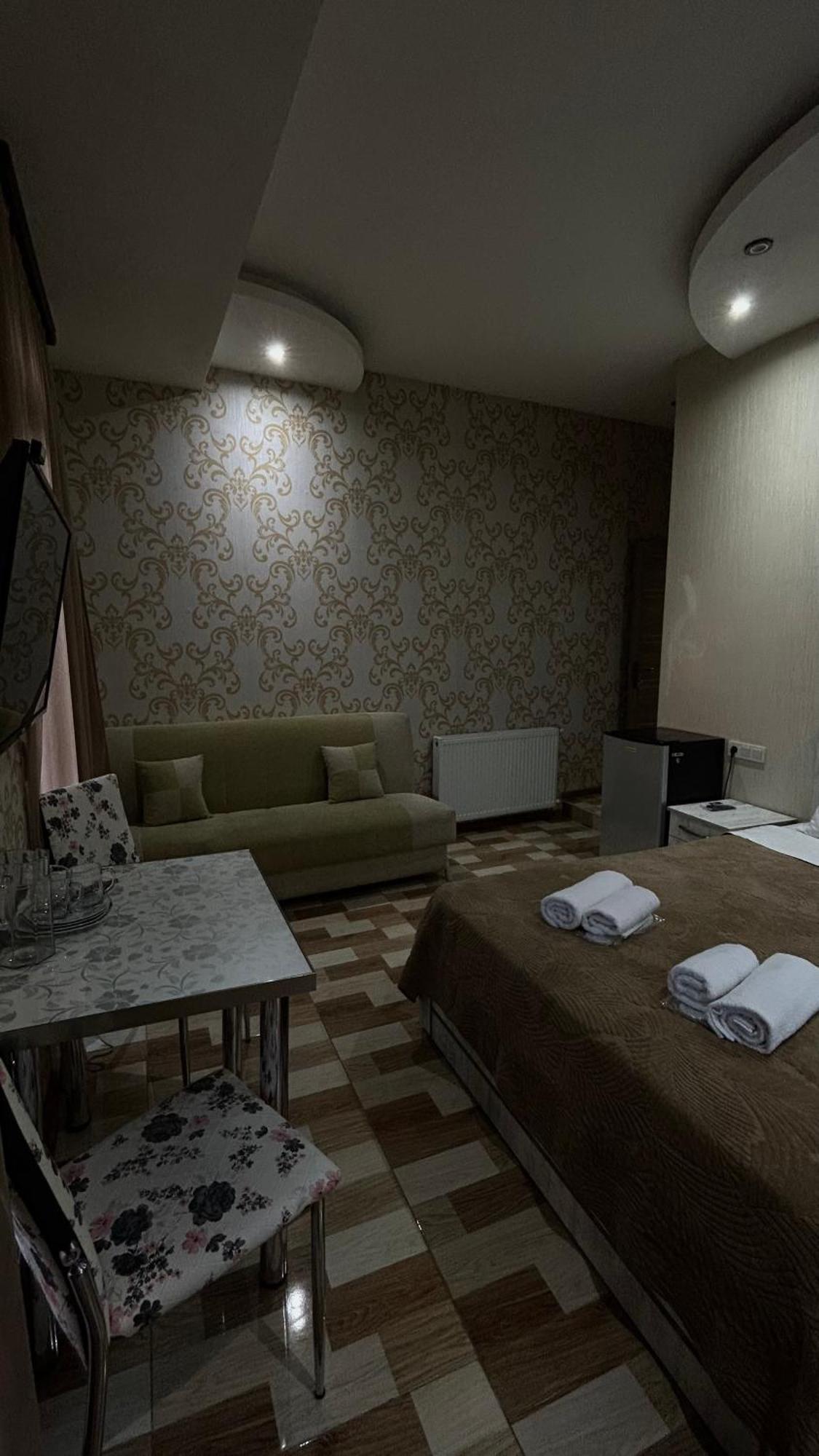 Hotel Tourist Тбілісі Екстер'єр фото