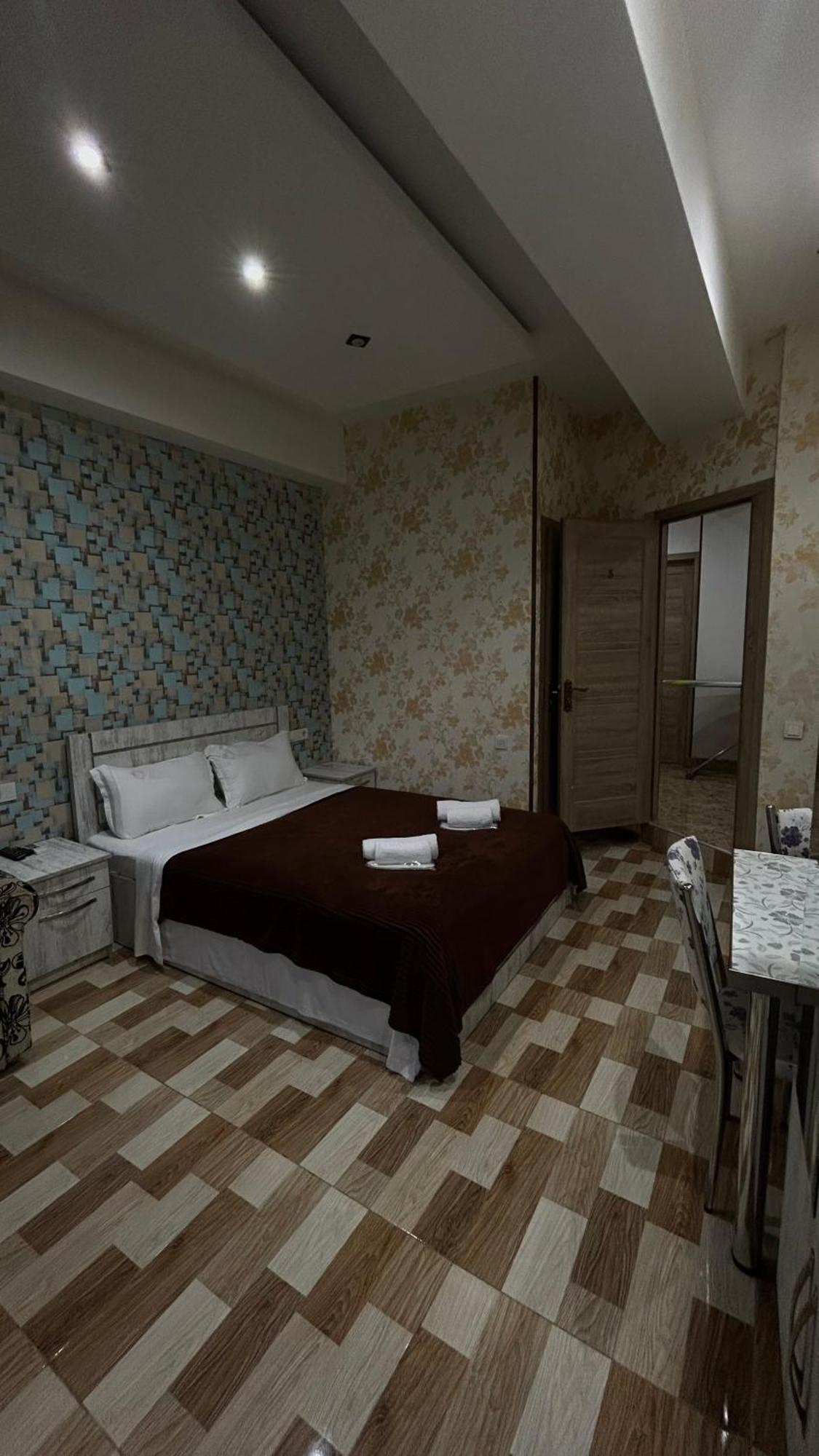 Hotel Tourist Тбілісі Екстер'єр фото