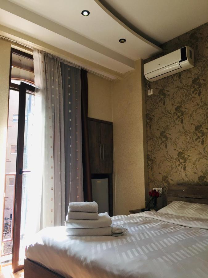 Hotel Tourist Тбілісі Екстер'єр фото