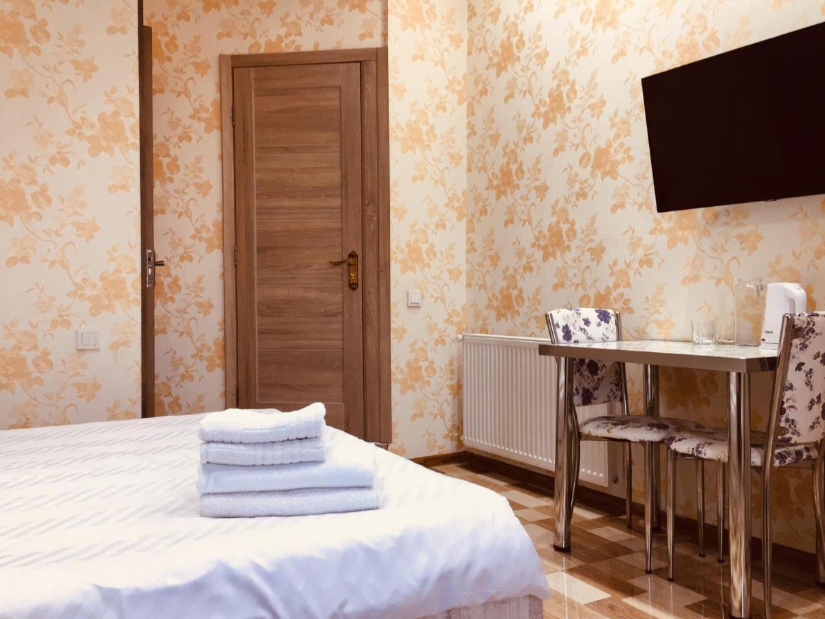 Hotel Tourist Тбілісі Екстер'єр фото