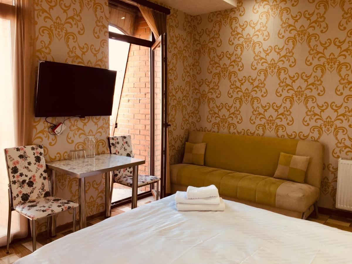 Hotel Tourist Тбілісі Екстер'єр фото